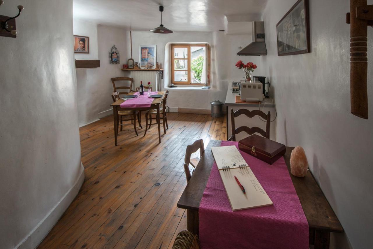 البيتفيل Au Cheval Blanc - Appartements Et Chambres D'Hotes المظهر الخارجي الصورة