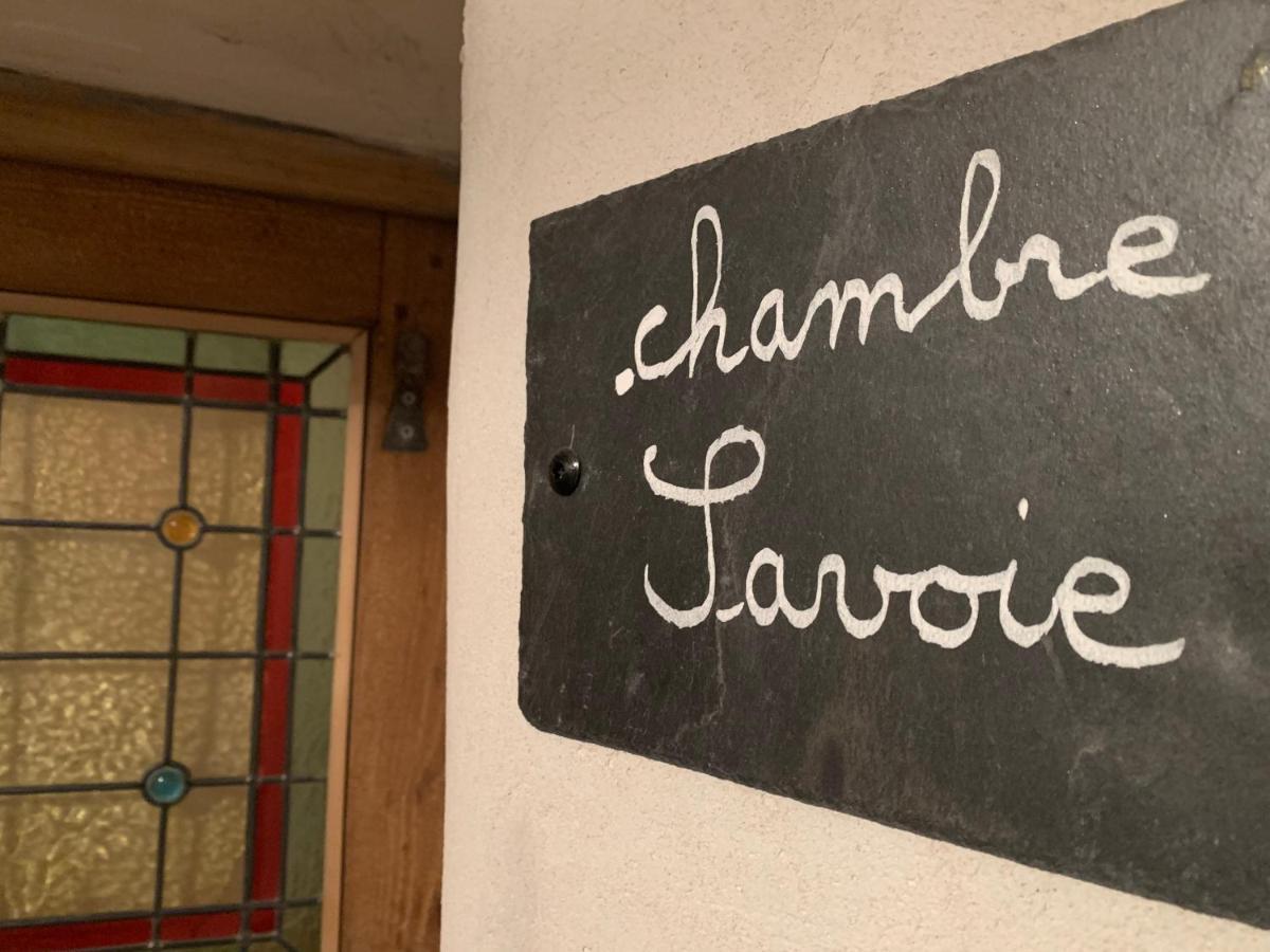 البيتفيل Au Cheval Blanc - Appartements Et Chambres D'Hotes المظهر الخارجي الصورة